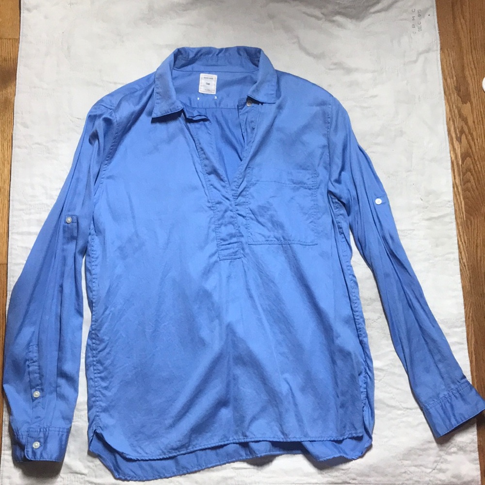 Gap half button down shirt in Light Blue